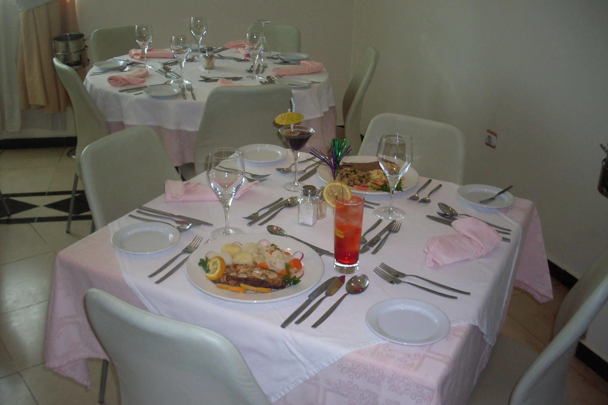 Golden Park Hotel Luanda Extérieur photo